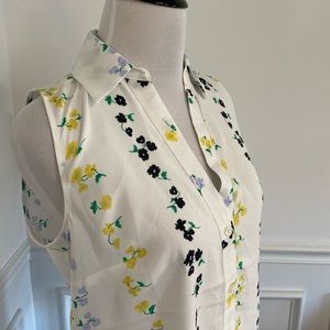 Ann Taylor Sleeveless Floral Button Up NWT
